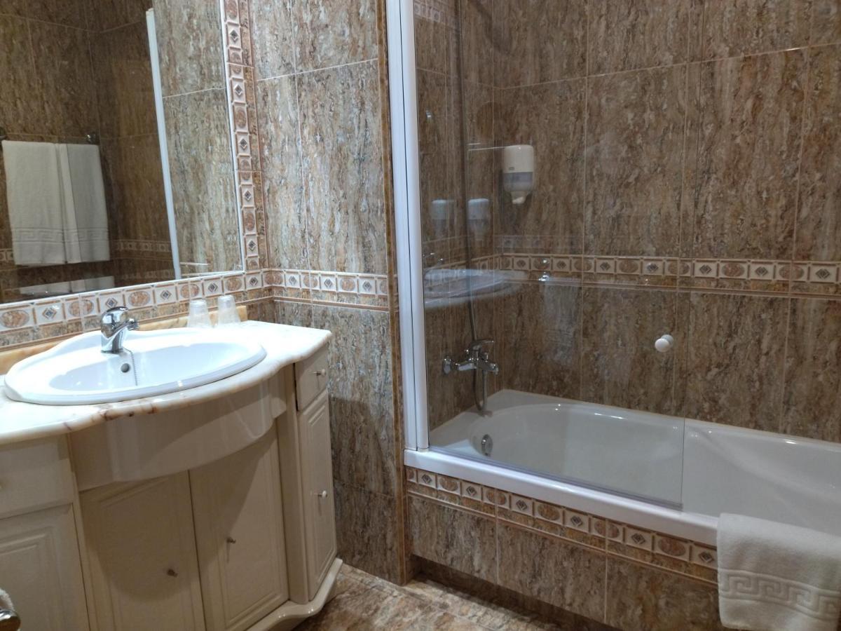 Hotel Playa Compostela Vilagarcia de Arousa Exteriör bild